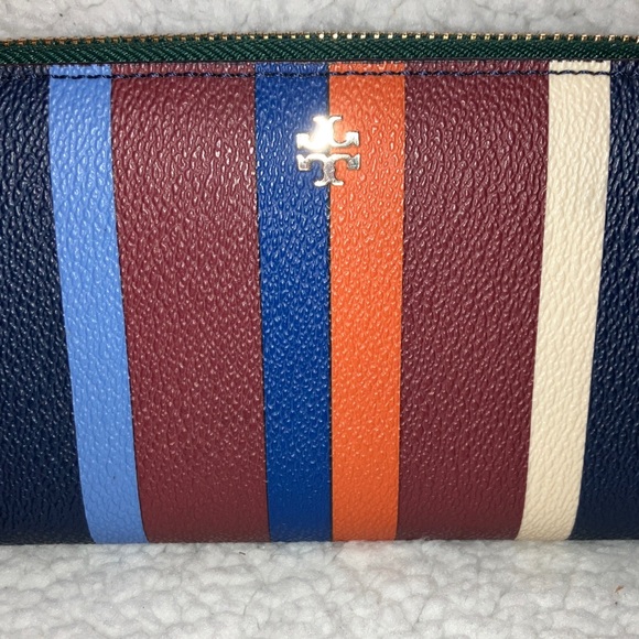 Tory Burch Multicolor Striped zip around  Wallet Excellent Condition - Picture 2 of 16